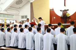 Thánh lễ Tạ ơn Ngân khánh Linh mục Đức cha Giuse Giám mục Giáo phận tại ĐCV Sao Biển Nha Trang