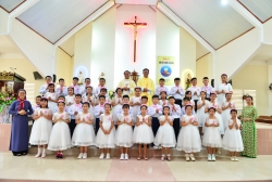 Thiếu nhi giáo xứ Hòa Yên xưng tội và rước lễ lần đầu - 2020
