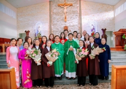 Thánh Lễ Tạ Ơn hồng ân tiên khấn của nữ tu Maria Vũ Thị Ngọc Yến - Dòng Carmel Thánh Tâm Chúa Giêsu tại Giáo xứ Dục Mỹ.