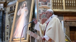 pope francis during mass on the sunday of divine mercy 19 april 2020 in the church of santo spirito in sassia near the vatican vatican media (1)