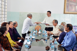 Giáo xứ Hòa Yên trao quà Tết cho người nghèo - “Chương trình Martinô” 2020