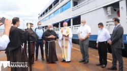 Làm phép tàu bệnh viện thứ ba ở vùng Amazonia