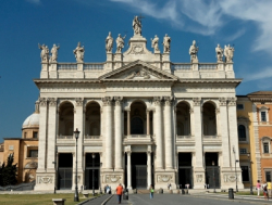 FacadeSanGiovanniinLaterano2006 09 07