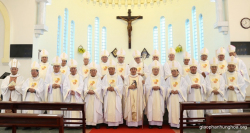 Thánh lễ truyền chức Đức cha Đaminh Hoàng Minh Tiến