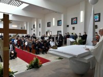 ĐTC Phanxicô rửa chân cho các tù nhân và nói “Chúa luôn tha thứ”