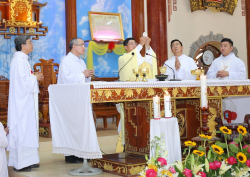 Thánh lễ Tạ ơn của tân linh mục Anrê Phúc tại Giáo xứ Quảng Thuận