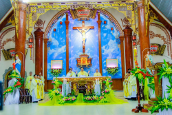 Thánh lễ khai mạc Năm Thánh mừng Kim Khánh Giáo xứ Quảng Thuận