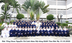 Đức Tổng Giuse Nguyễn Chí Linh thăm Hội dòng Khiết Tâm Đức Mẹ