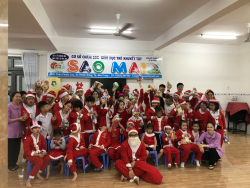Đại Chủng viện Sao Biển Trang chia sẻ quà Giáng sinh cho những người có hoàn cảnh đặc biệt