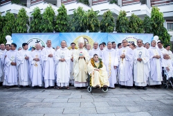 Hình ảnh Thánh lễ Tạ ơn 50 năm hồng ân linh mục của Cha GB Ngô Đình San