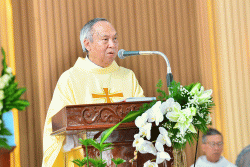 Linh mục nhạc sĩ Mi Trầm tạ ơn 50 năm hồng ân linh mục