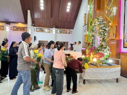 Giáo xứ Đại Điền dâng hoa bế mạc tháng Mân Côi