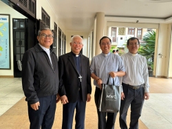 Các linh mục hai Giáo hạt Nha Trang và Diên Khánh thăm, chúc mừng Giáng sinh và Năm mới  đến Đức Giám Mục Giáo phận