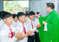 MÙA GẶT THIÊNG LIÊNG TẠI GIÁO ĐIỂM SUỐI ĐÁ