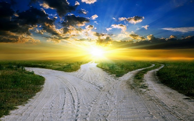 Đồng hành với giới trẻ trên mọi nẻo đường - Lm Phêrô Trần Trung Nam