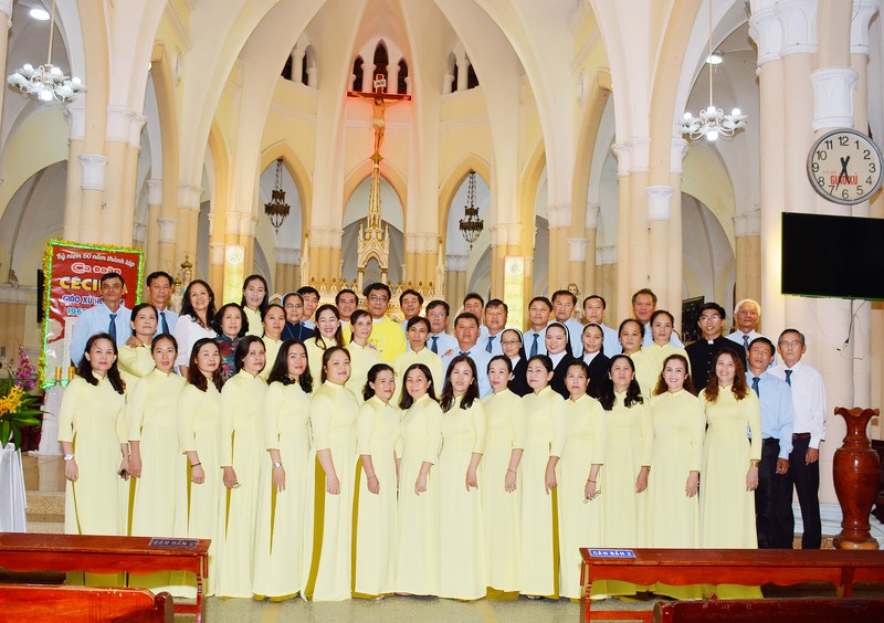 Hồng Ân 60 Năm Thành Lập Ca Đoàn Cécilia Giáo xứ Hộ Diêm