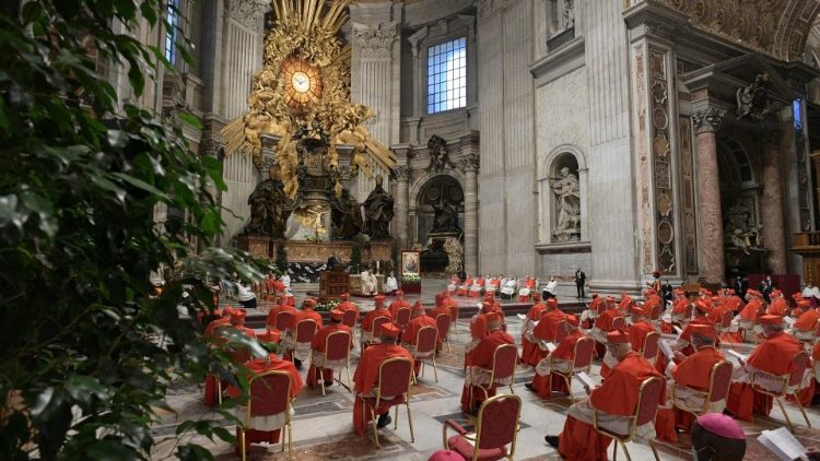 ĐTC Phanxicô chủ sự Công nghị phong 13 Hồng y