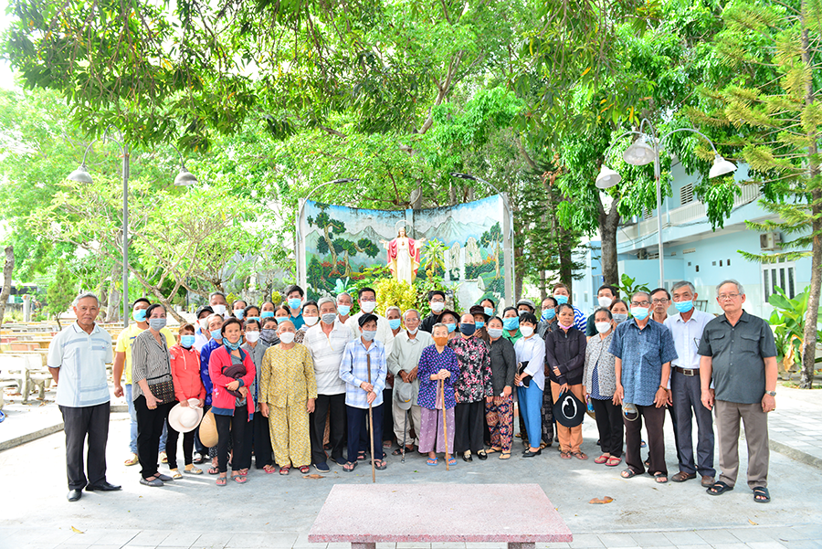 Giáo xứ Hòa Yên trao quà “Chương trình Martinô 2022” cho người nghèo