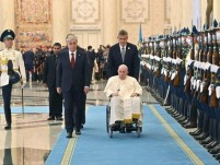 Đức Thánh Cha bắt đầu chuyến tông du đến Kazakhstan