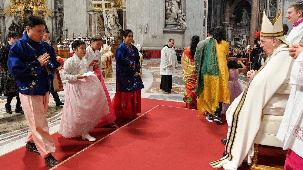 Đức Thánh Cha chủ sự Thánh lễ Hiển Linh