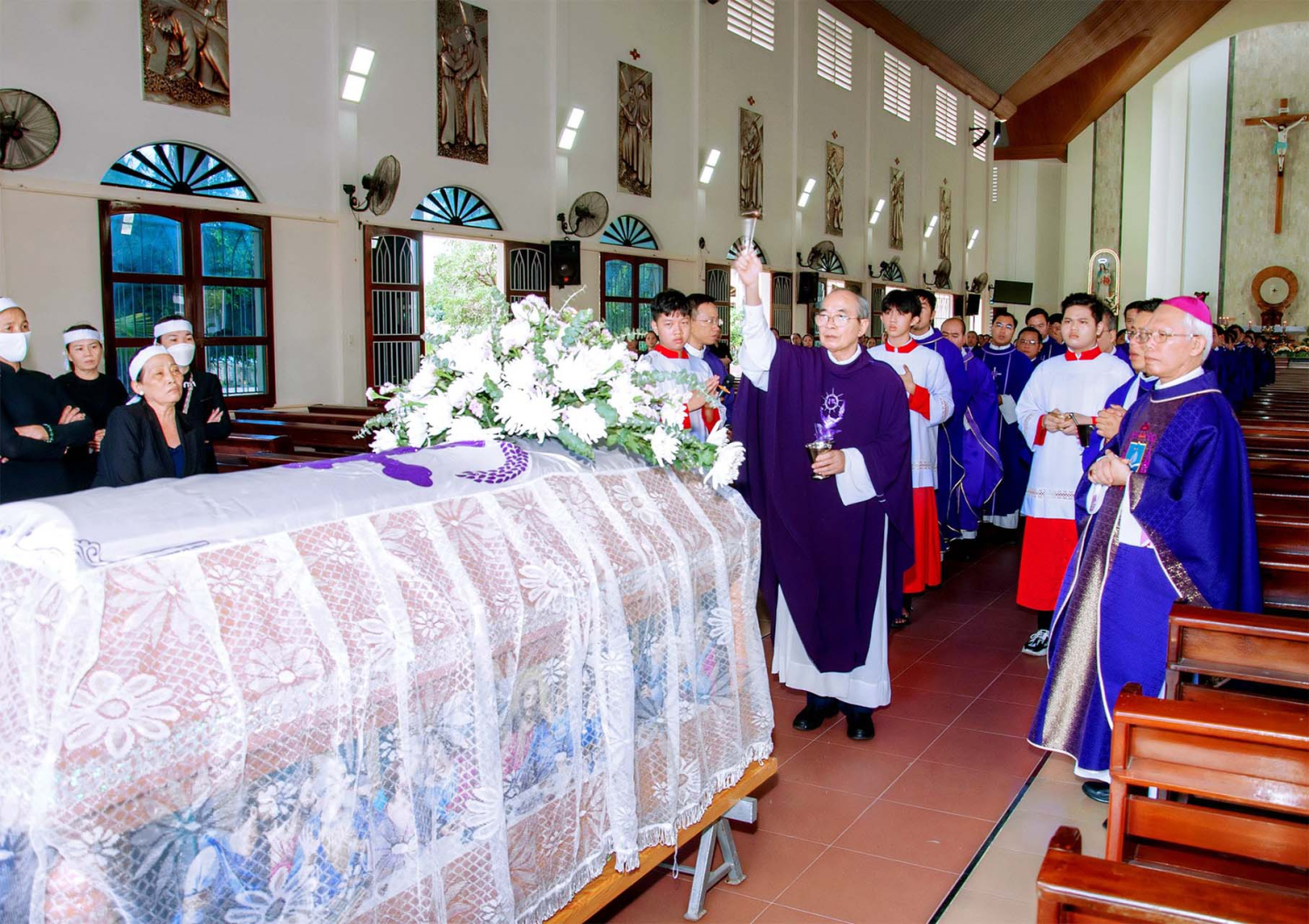 Thánh lễ an táng ông cố Luca