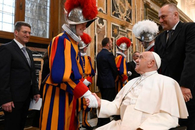 ĐTC Phanxicô tiếp Đội Vệ binh Thuỵ Sĩ