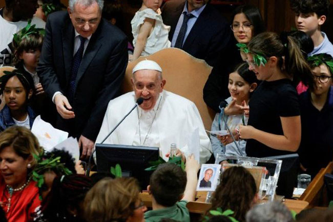 ĐTC Phanxicô trò chuyện với trẻ em: Hạnh phúc là sống tình bạn trong hòa bình