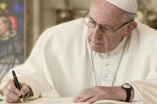 ĐTC Phanxicô: Văn chương giáo dục trái tim và tâm trí, mở ra lắng nghe người khác