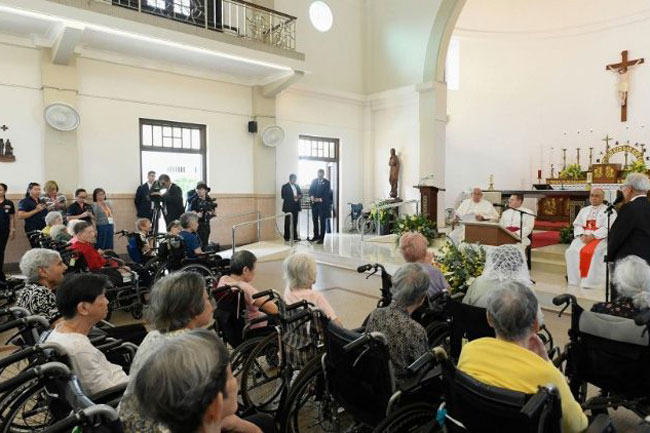 ĐTC Phanxicô thăm người già và bệnh ở Singapore, xin họ cầu nguyện cho Giáo hội và nhân loại