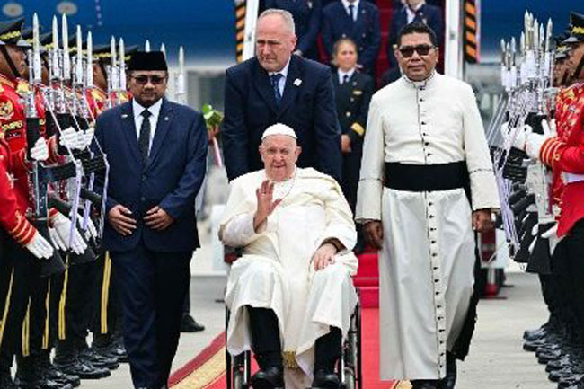 ĐTC Phanxicô đến Jakarta bắt đầu chuyến tông du thứ 45
