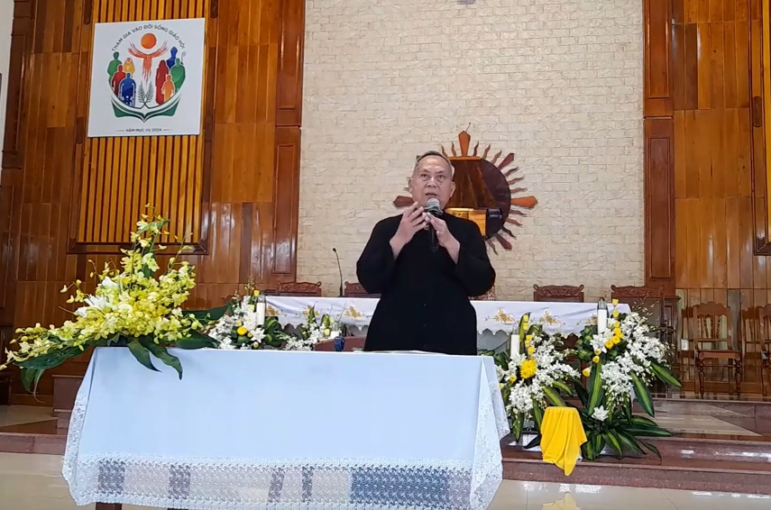 VIDEO Bài chia sẻ về Kinh Mân Côi của Cha Phêrô Mai Tính với Hội Mân Côi giáo phận Nha Trang