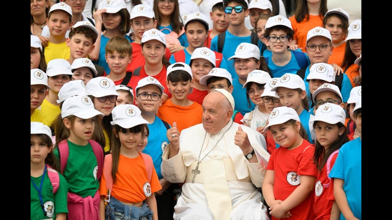 Tiếp kiến chung 19/6: Các Thánh Vịnh giúp cho lời cầu nguyện không trở nên nghèo nàn khi chỉ có lời cầu xin