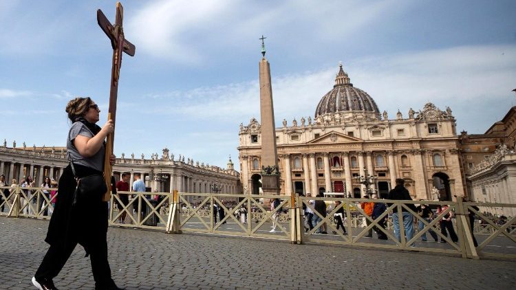 Tín hữu có thể kính viếng thi hài Đức Thánh Cha tại Đền thờ Thánh Phêrô từ thứ Tư ngày 23/4