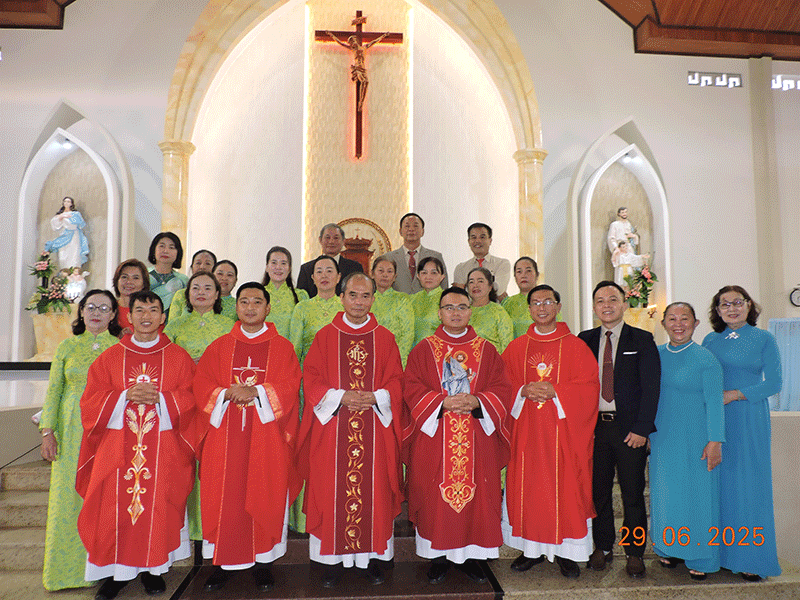 Cha Phêrô Nguyễn Thời Bá tạ ơn 30 năm linh mục